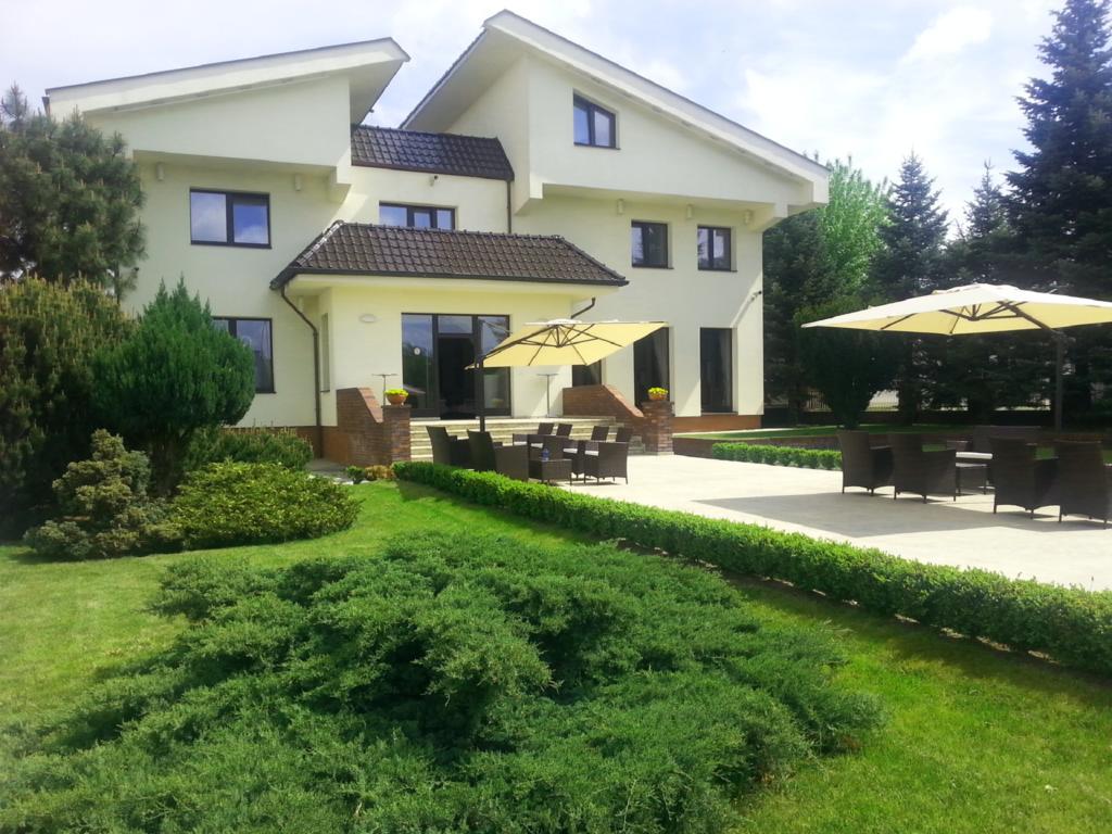 Astoria Bed & Breakfast Swarzędz Exteriör bild